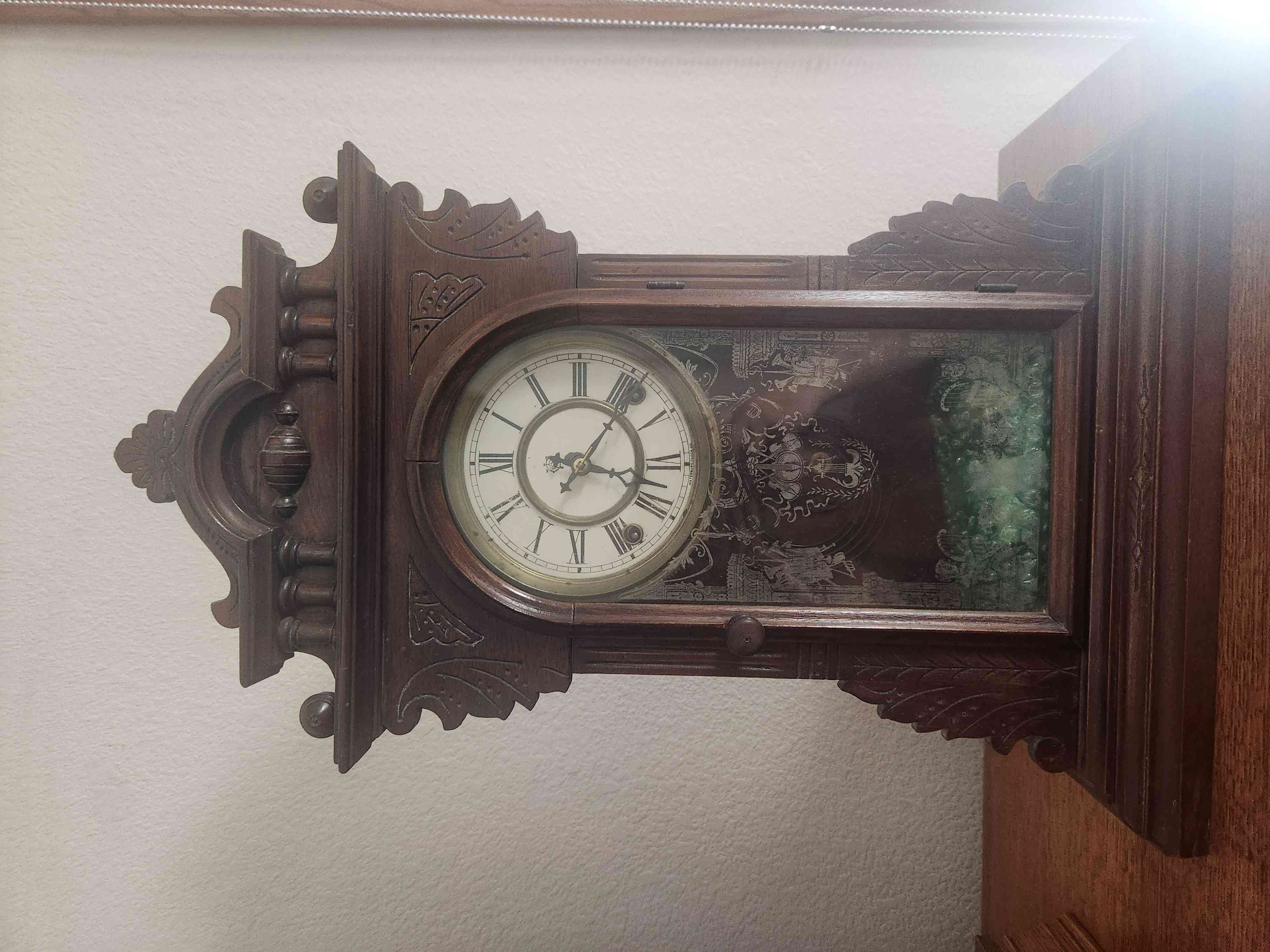 Antique Mantle Clock Image