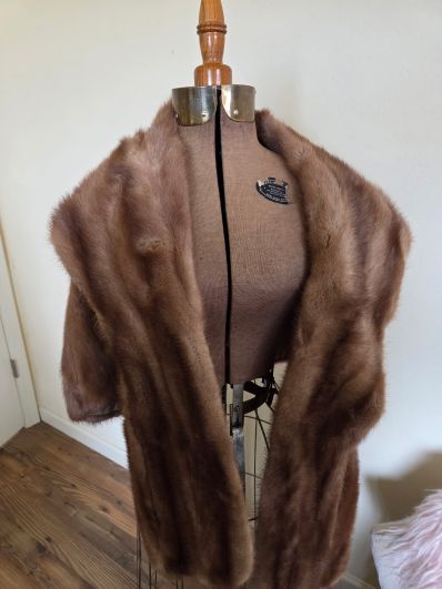 Vintage Marshall Field Brown Mink Fur Stole Wrap Shawl Capelet - Size 20 Image